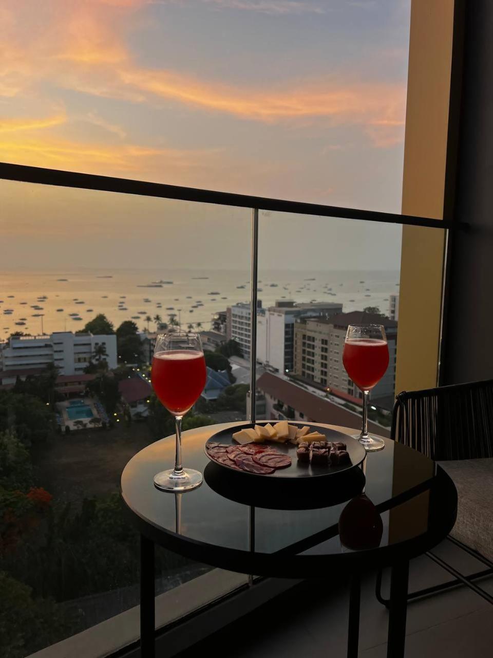 Condo Edge Central Pattaya Exterior photo