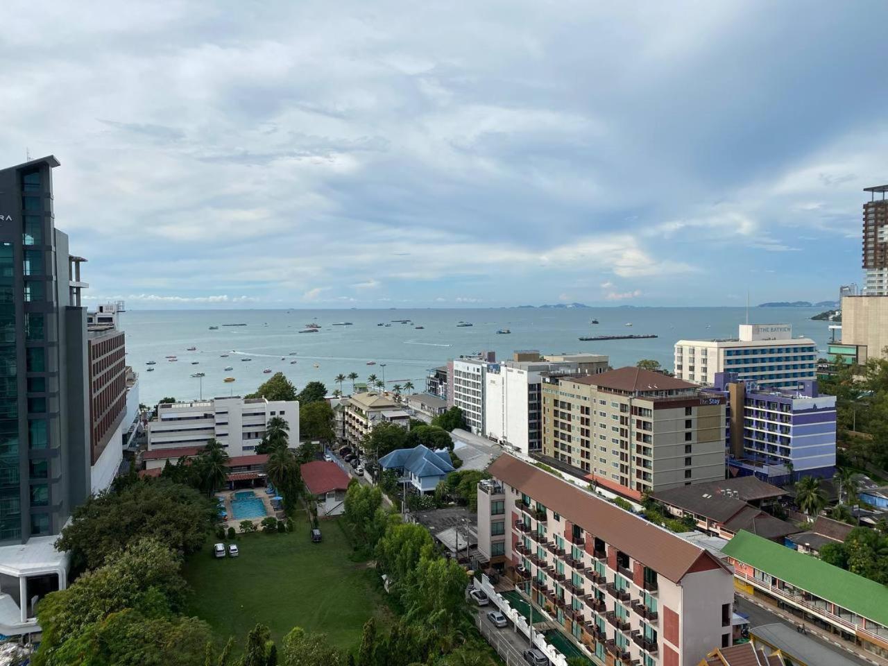 Condo Edge Central Pattaya Exterior photo